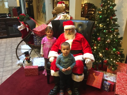 Santa at Goods Furniture in Kewanee2
